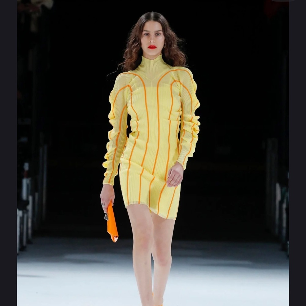 Bottega Veneta Elegant Yellow Dress - Picture 3 of 4